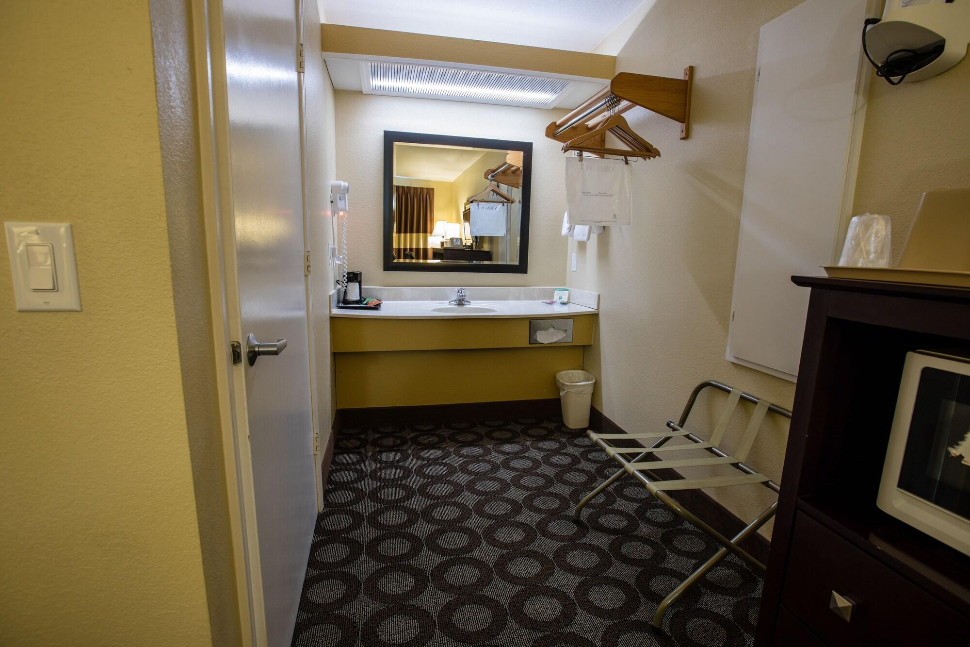 Relax Inn And Suites Kuttawa Екстер'єр фото